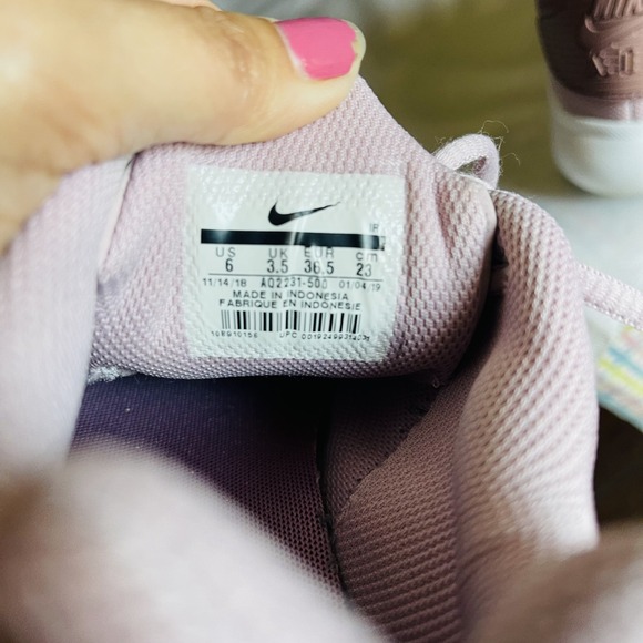 Nike Air Max Oketo Colorway Sneakers Women's Size 6 Pink AQ2231-500 - Picture 6 of 8